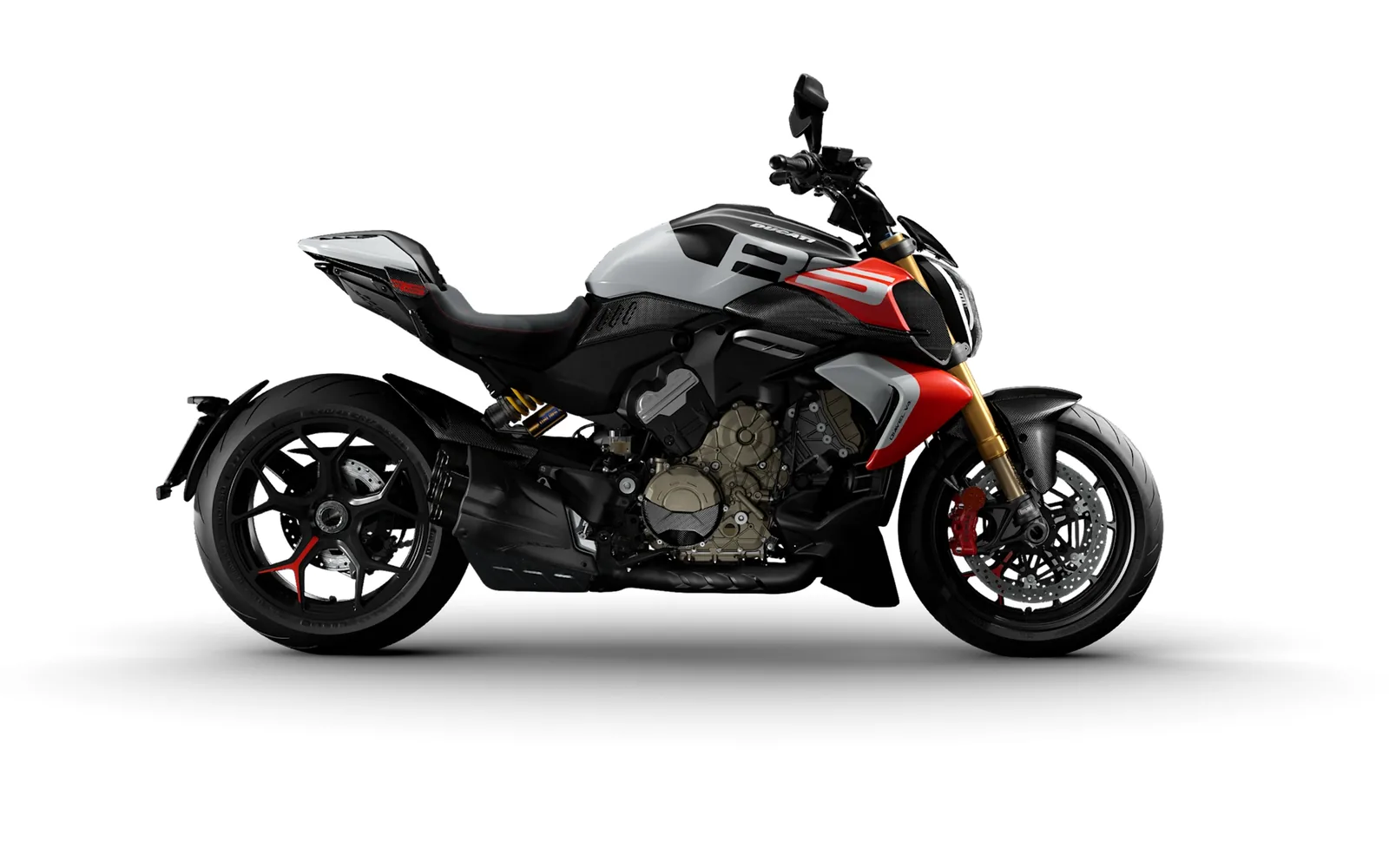 Ducati Diavel V4 RS, fotografía oficial de estudio