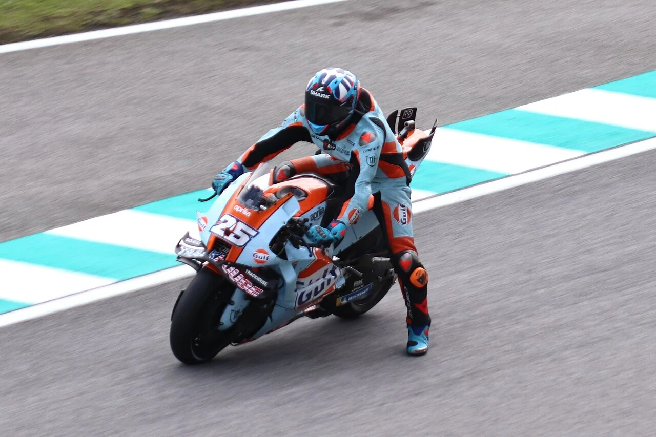 Raúl Fernández firma su primera pole en MotoGP y se hace fuerte en Mandalika