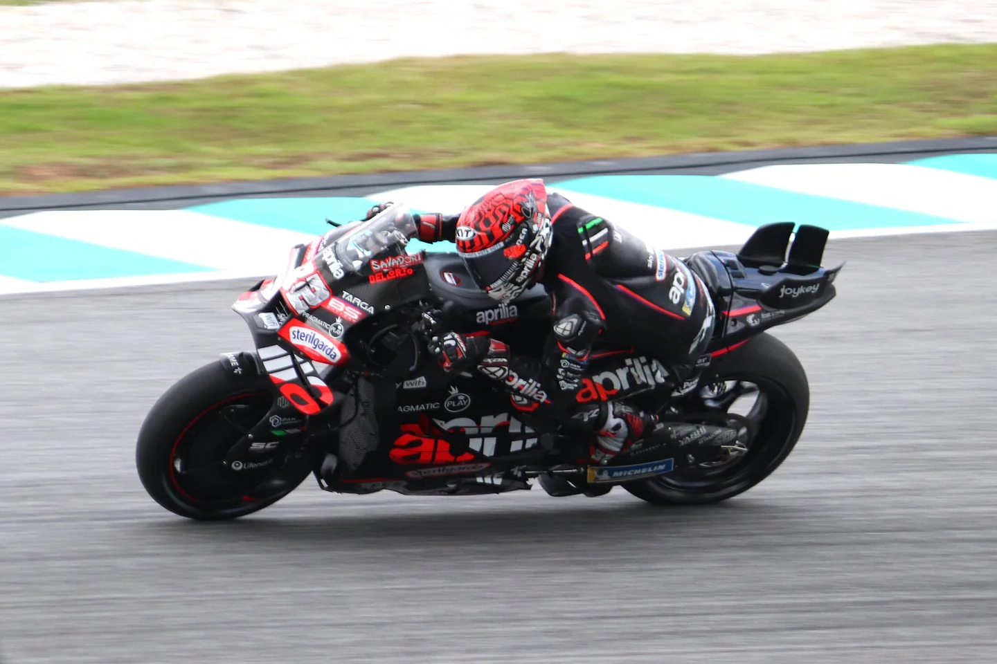 Aprilia estudia órdenes de equipo, pero Martín y Bezzecchi siguen teniendo libertad