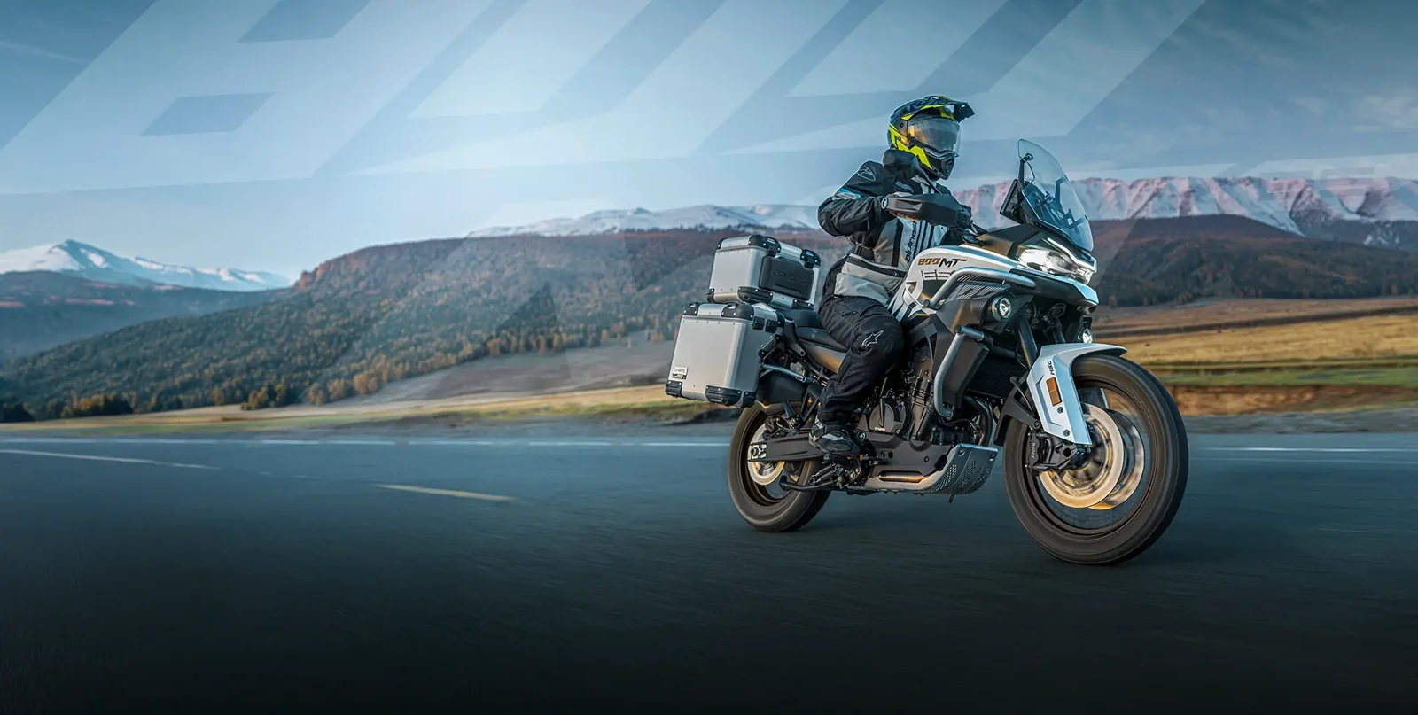 CFMOTO 800MT-ES: suspensión electrónica y equipamiento viajero por 10.495 €