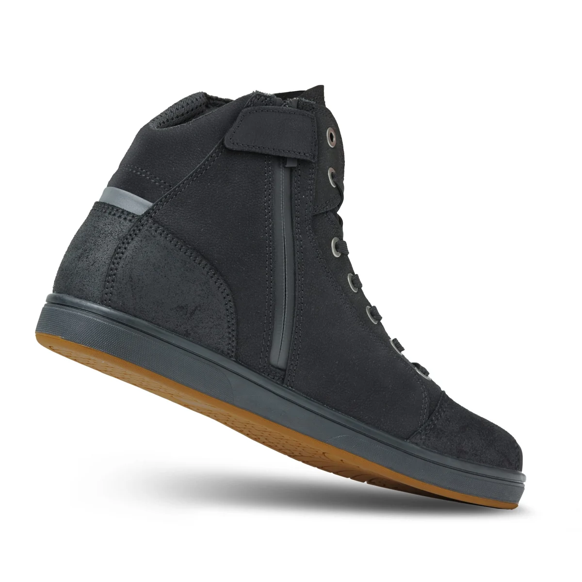 Eleveit Zoom Leather E-Dry negra en la fotografía de producto del avance oficial de EICMA. La imagen corresponde a esta versión, no a las cinco variantes.