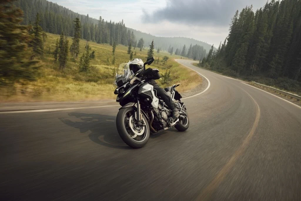 Triumph Tiger 1200 de la nueva gama 2027 en la imagen oficial difundida por EICMA.