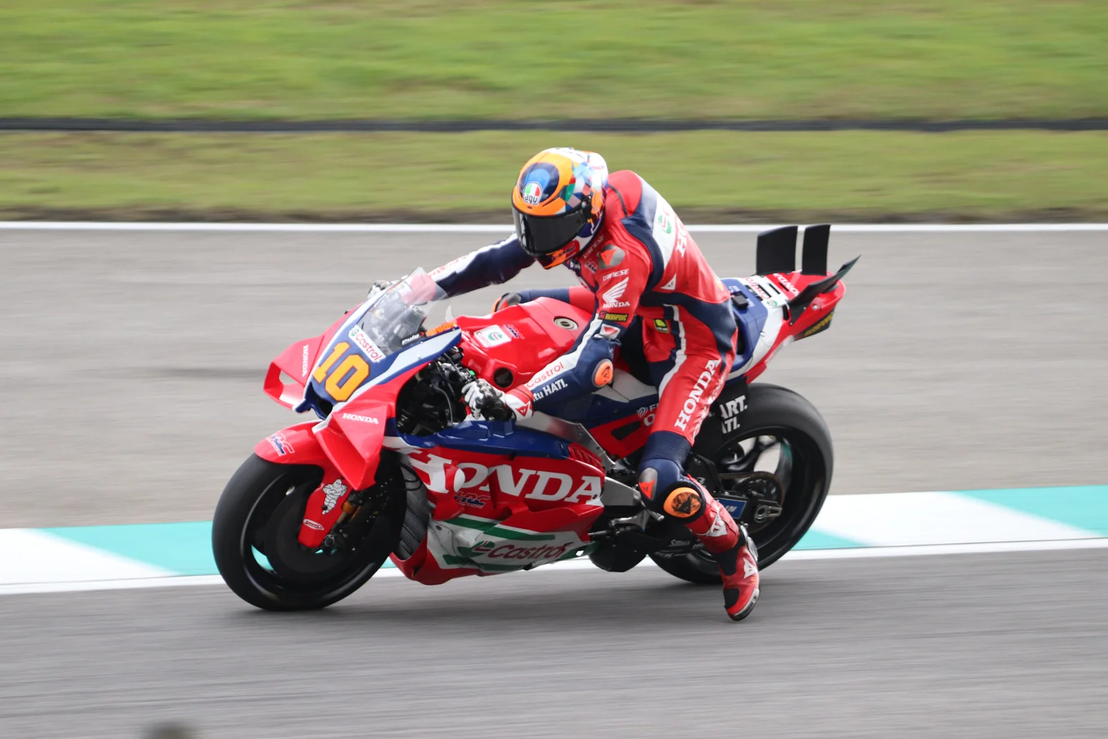 Luca Marini con la Honda en el GP de Malasia de 2025, fotografiado el 24 de octubre. Imagen de archivo, no de su regreso de 2026. Redimensionada y convertida a WebP; esta adaptación mantiene CC BY-SA 4.0.