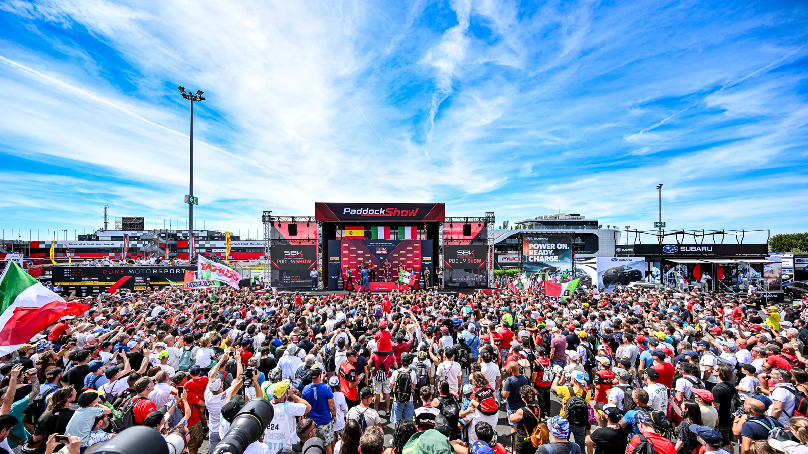 Imagen de público utilizada por WorldSBK para su balance oficial de asistencia de 2026. No representa un recuento de personas únicas. Reducida y convertida a WebP.