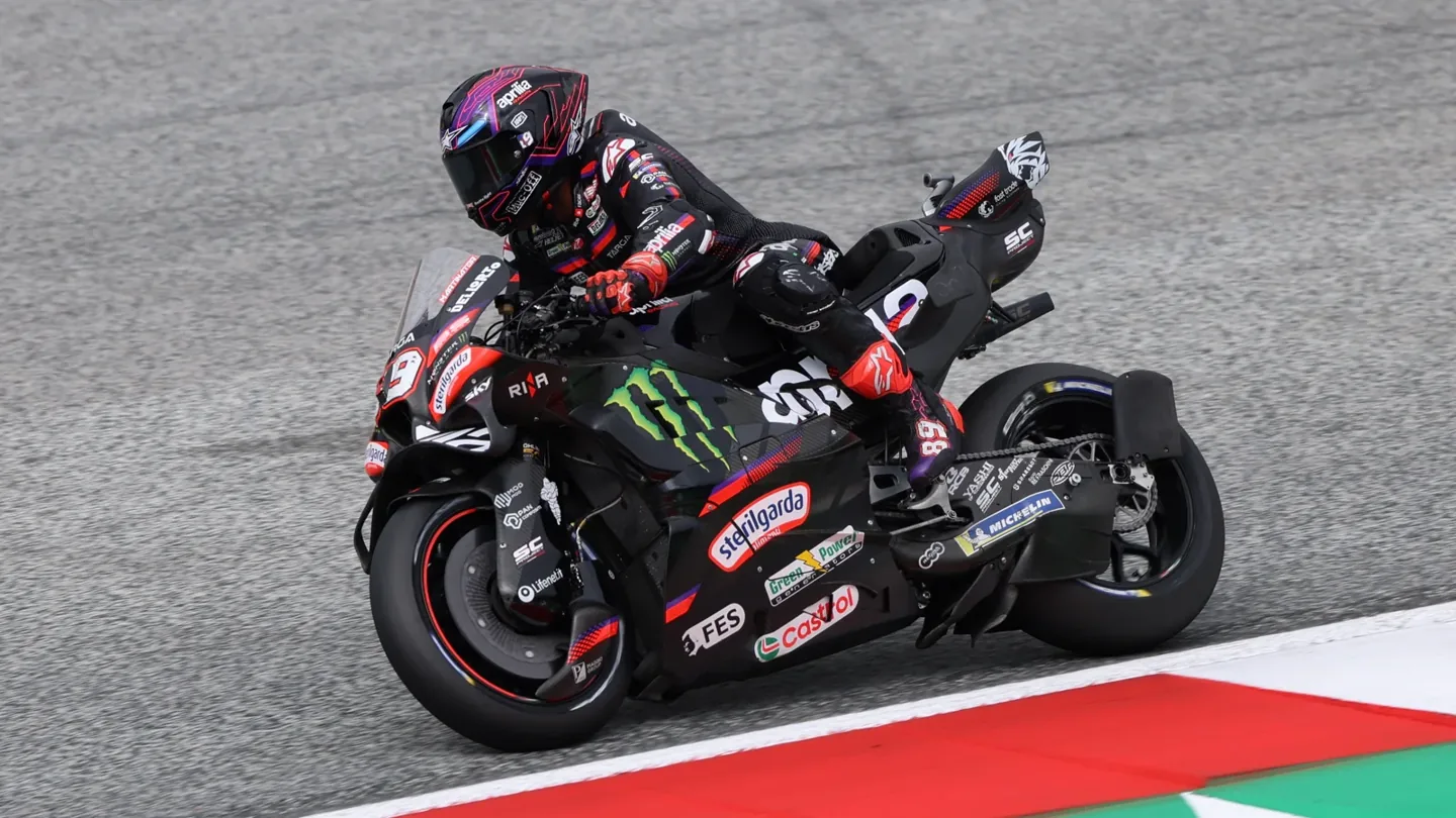 Martín supera la revisión del viernes y podrá seguir en el GP de Malasia