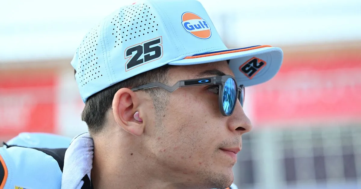 Raúl Fernández en la imagen publicada por MotoGP para anunciar su baja del GP de Malasia. Redimensionada y convertida a WebP.