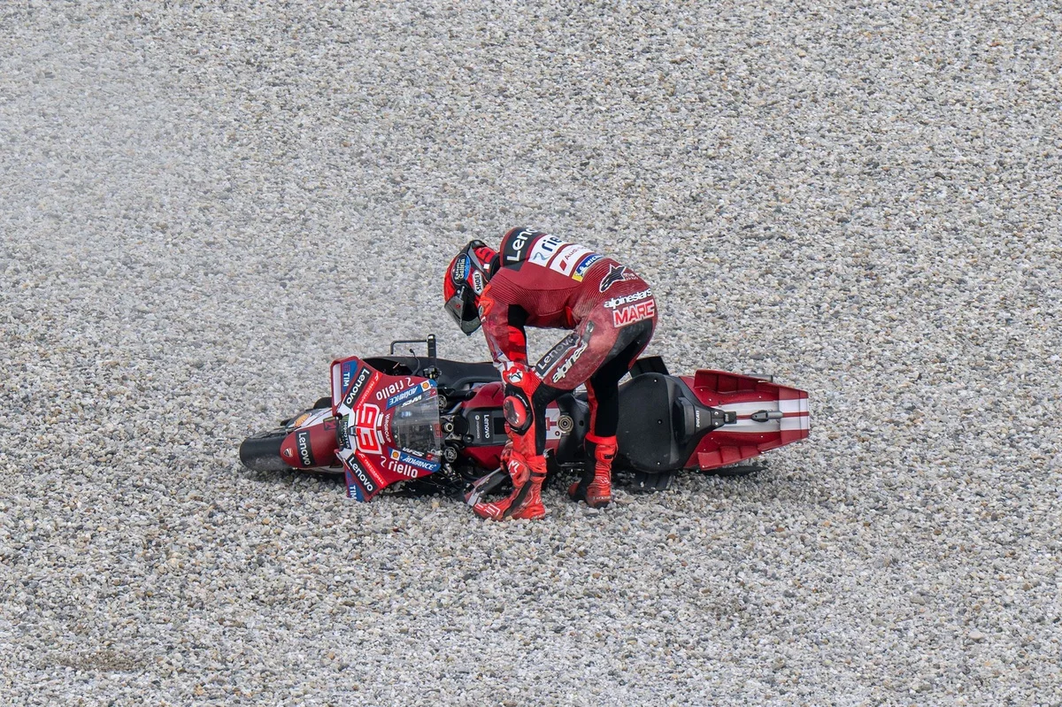 Márquez sale al ataque en Sepang: buenas sensaciones y cautela con la lesión de Martín